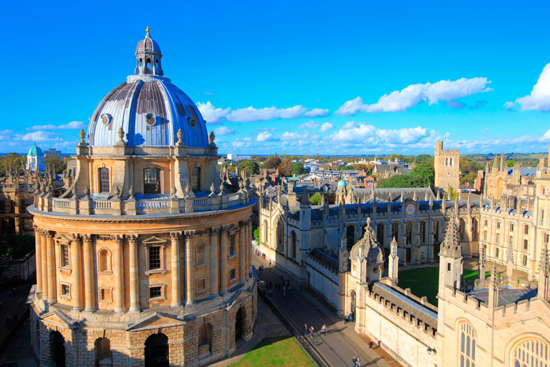 Oxford taxi pickup area